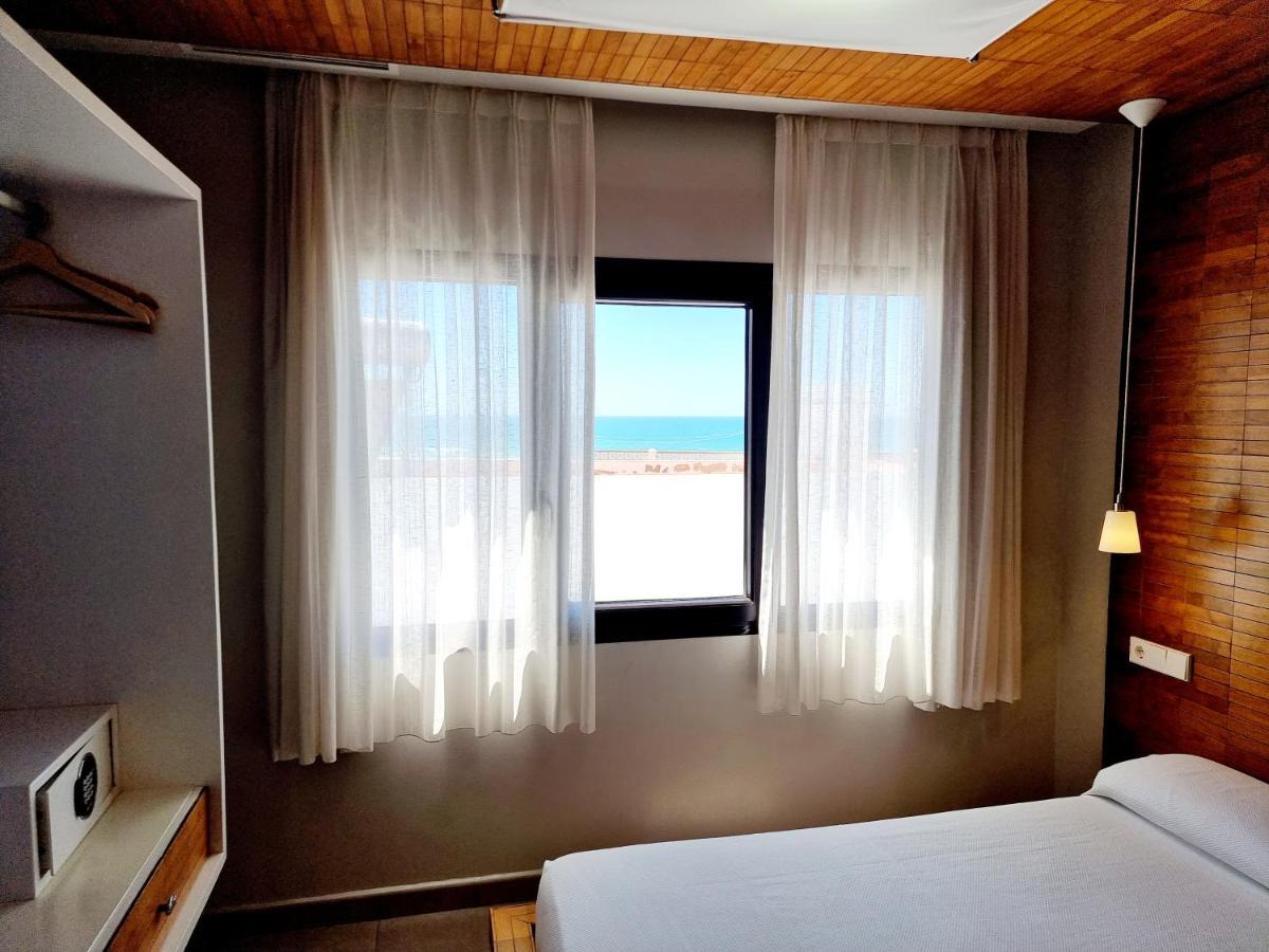 Apartamentos El Arrecife Conil De La Frontera Exteriör bild